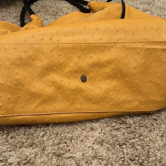 GUNAS - Picture 6 of 6